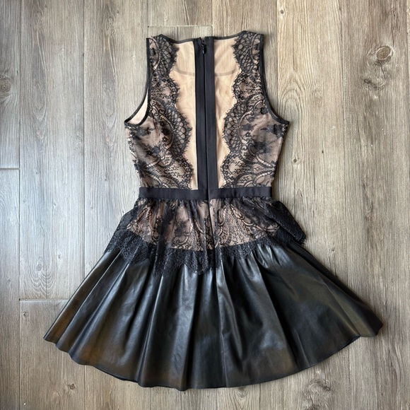 BCBGMAXAZRIA “Layton” Dress – Size 2 🤎 - Picture 2 of 6